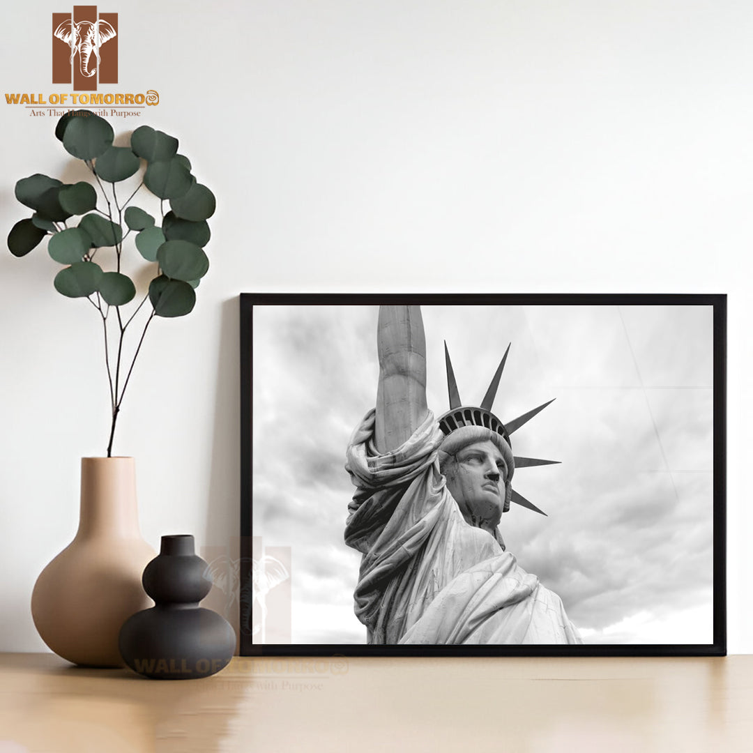 The Statue of Liberty Is Shown in B&W High Quality Glass Frame Wall Décor