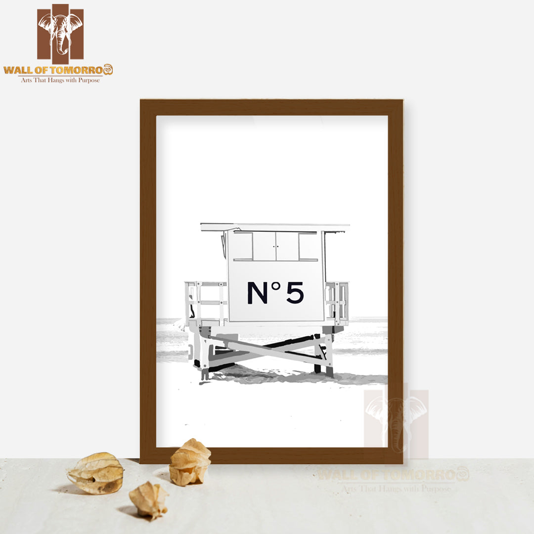 Lifeguard Stand on The Beach with A Number 5 On It High Quality Glass Frame Wall Décor