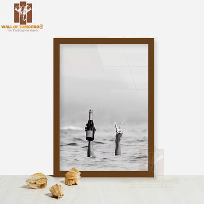 Champagne Victory B&W High Quality Glass Frame Wall Décor