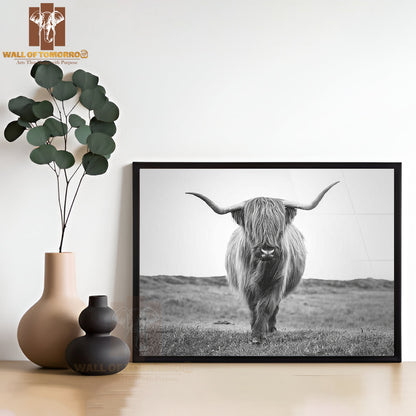 Winter Cow B&W Highland Cow High Quality Glass Frame Wall Décor